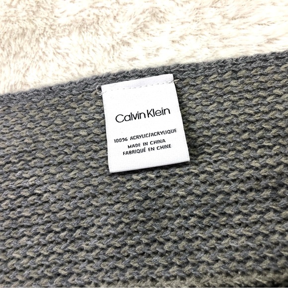 Calvin Klein Men’s Ombré Striped Scarf - Picture 7 of 10